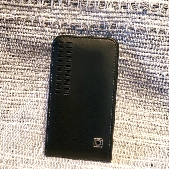 NEW Black Leather Cellphone Holster with Rotating Clip by "Cellet" Brand - Picture 2 of 5